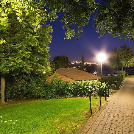 Shoresh Green Hills Family Suites Hotel Екстер'єр фото