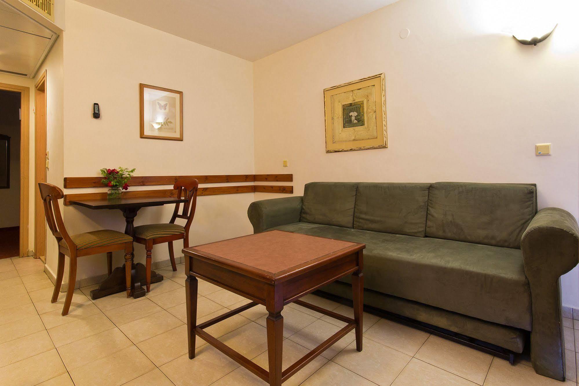 Shoresh Green Hills Family Suites Hotel Екстер'єр фото