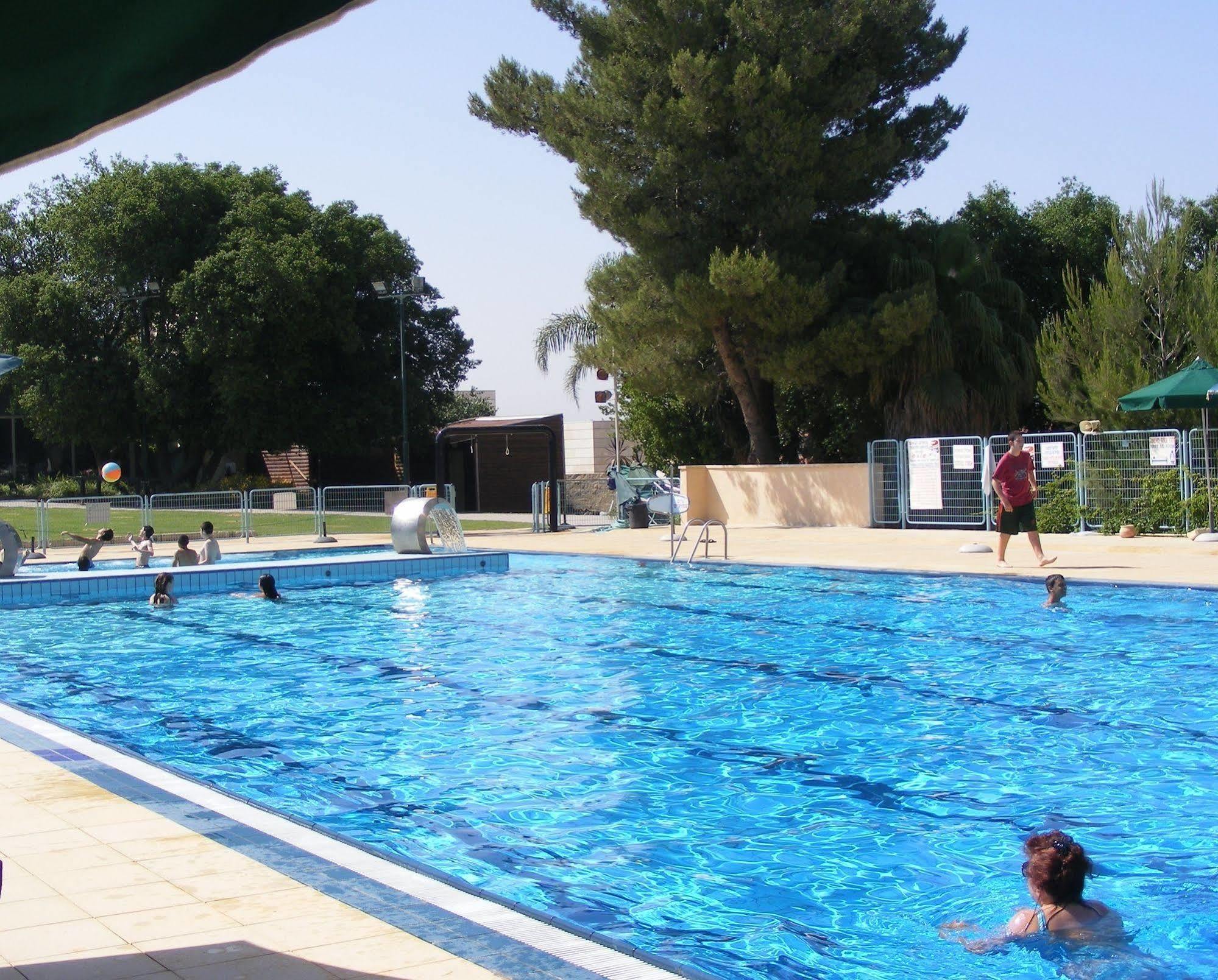 Shoresh Green Hills Family Suites Hotel Екстер'єр фото
