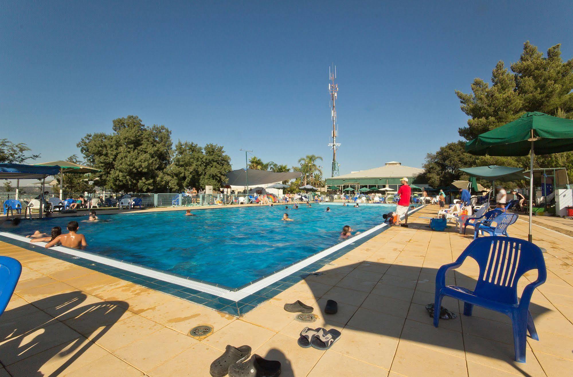 Shoresh Green Hills Family Suites Hotel Екстер'єр фото